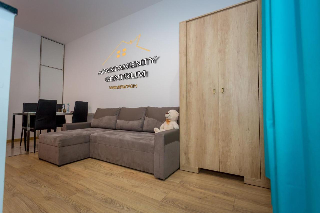 דירות ואלבריץ' Centrum Red Apartament מראה חיצוני תמונה
