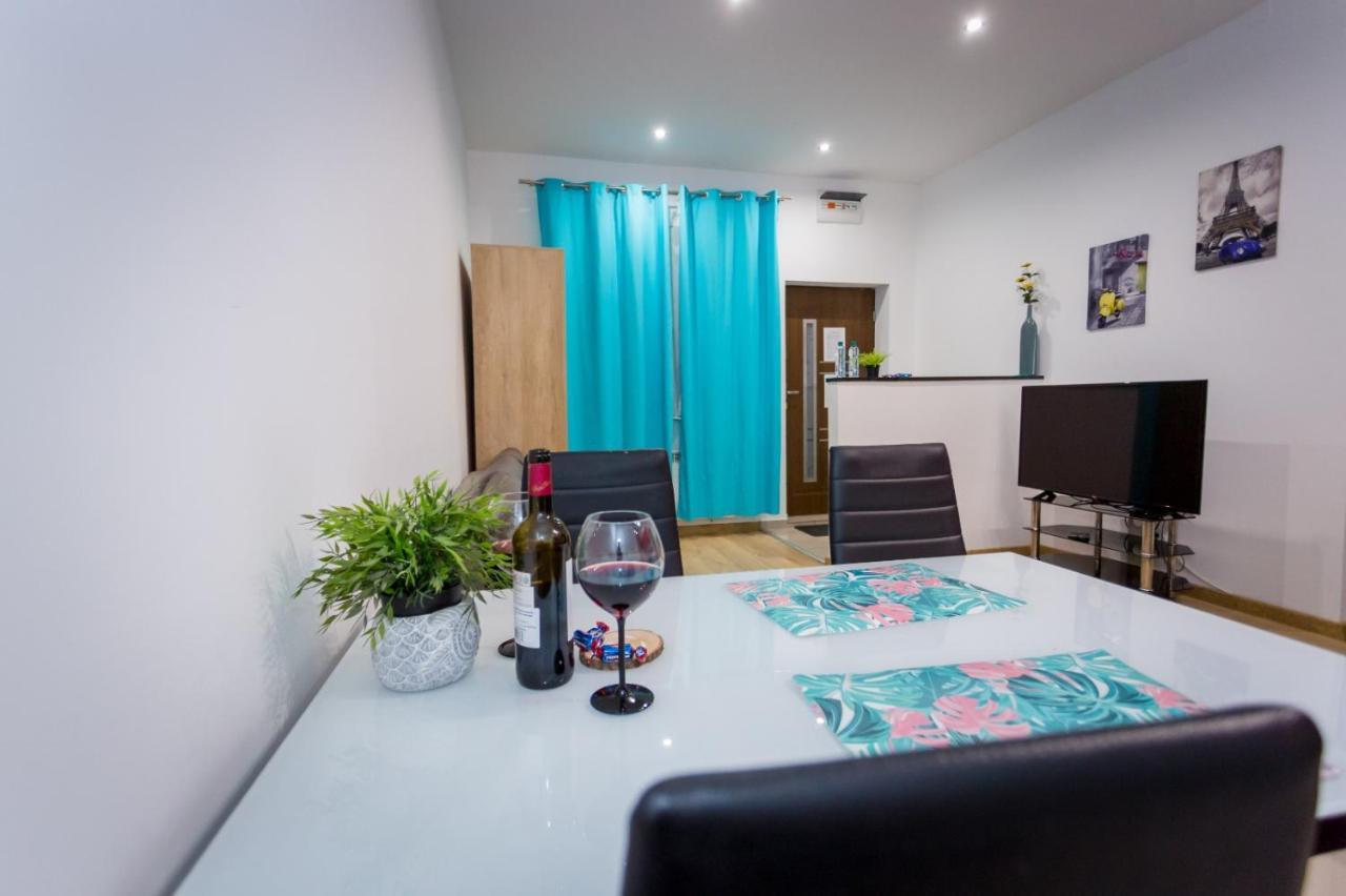 דירות ואלבריץ' Centrum Red Apartament מראה חיצוני תמונה